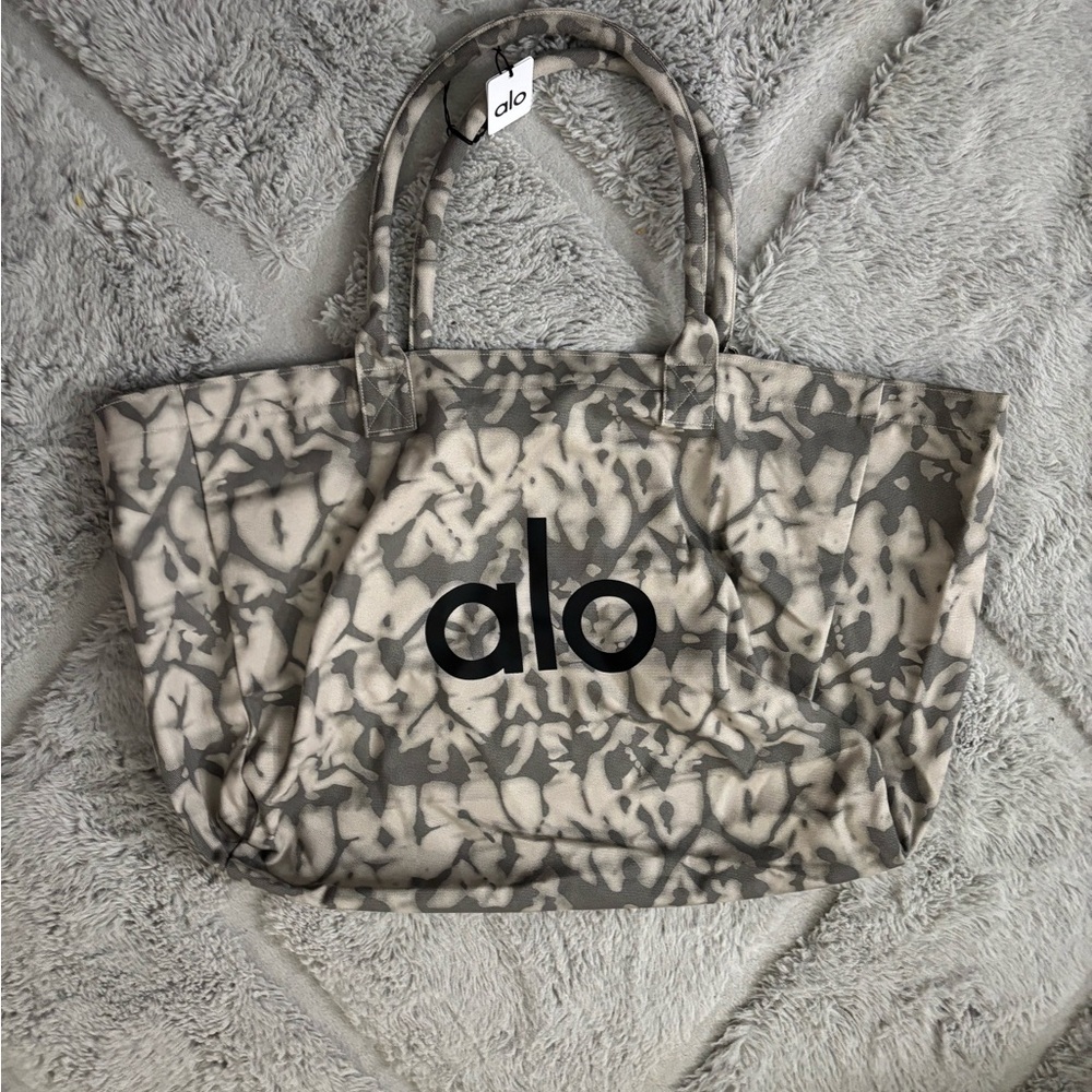 ALO Yoga Gray Quilted Tote Bag NWT